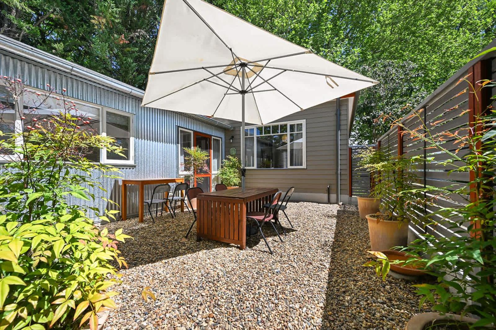 Greenwood Cottage - Close to CBD, Leafy Backyard