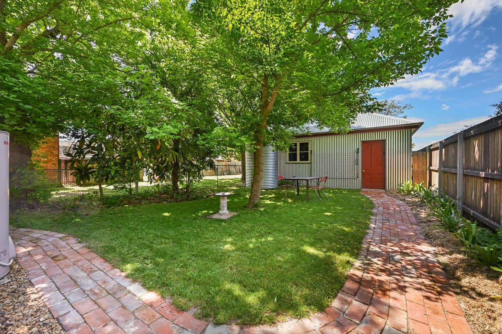 Greenwood Cottage - Close to CBD, Leafy Backyard