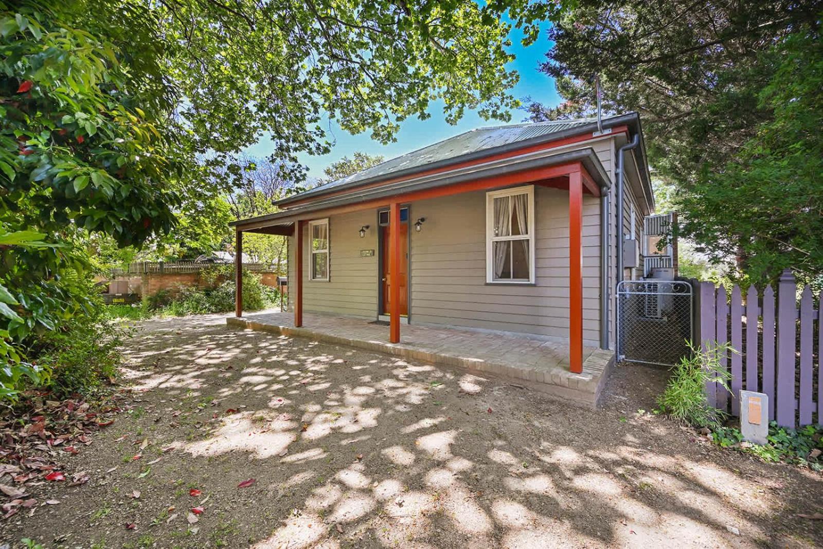 Greenwood Cottage - Close to CBD, Leafy Backyard