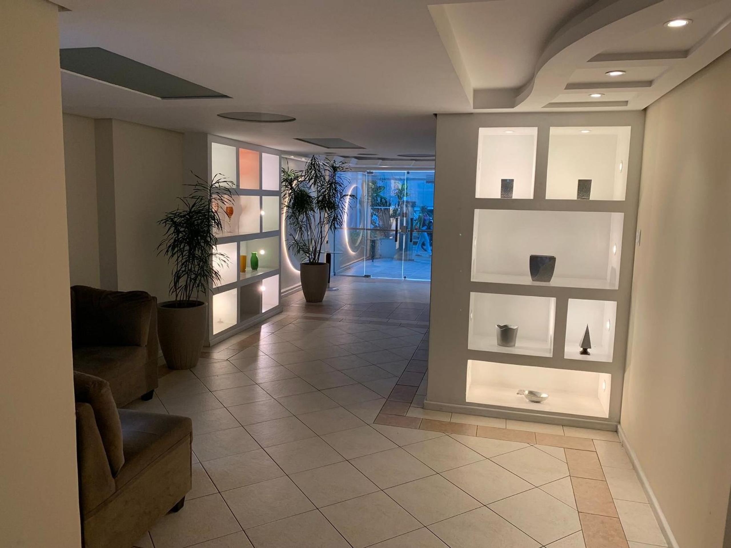 Apartment on Av Brasil in front of the mall, 4 minutes from the beach