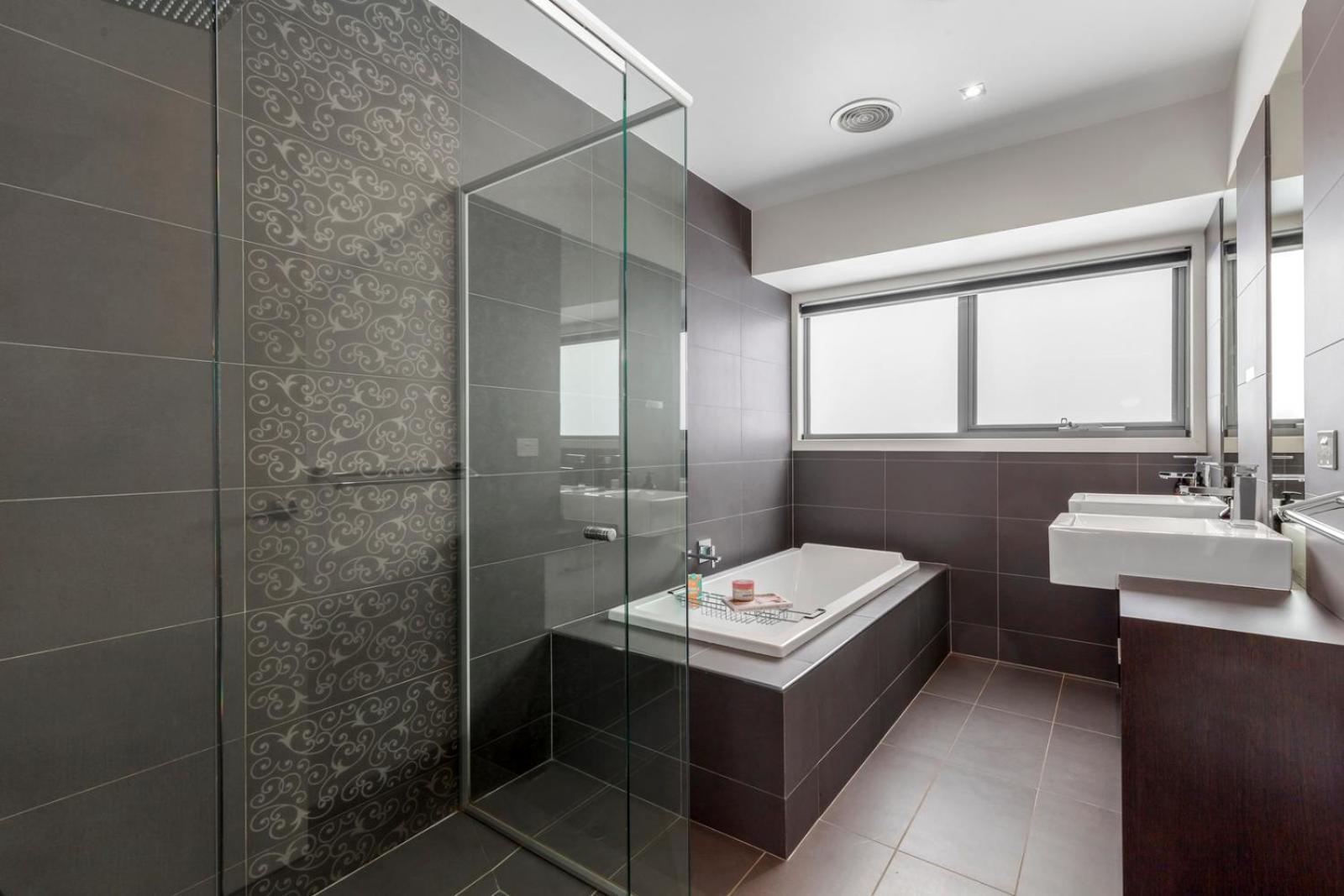 The Point - Luxury Beachside Entertainer With Heated Pool