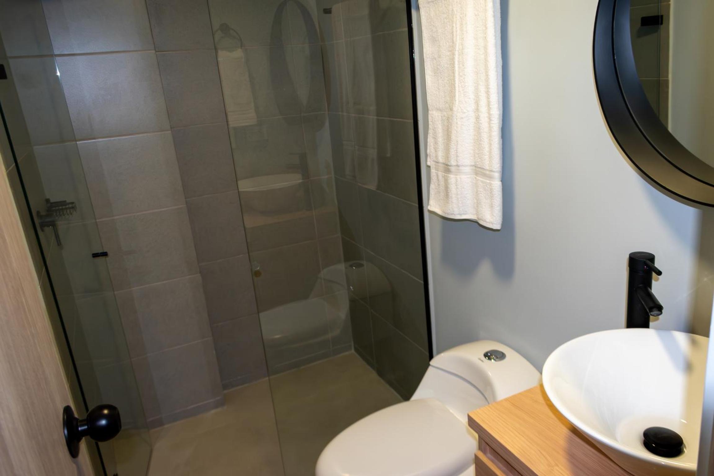 Elegante loft en Medellín con bañera y Aire 1-01