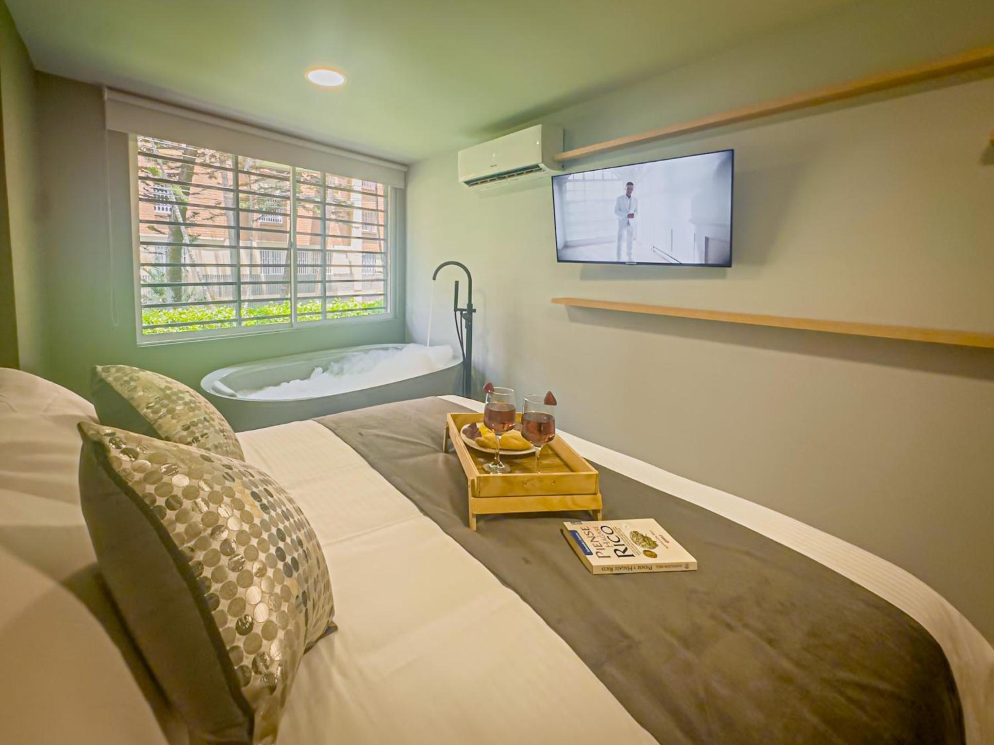 Elegante loft en Medellín con bañera y Aire 1-01