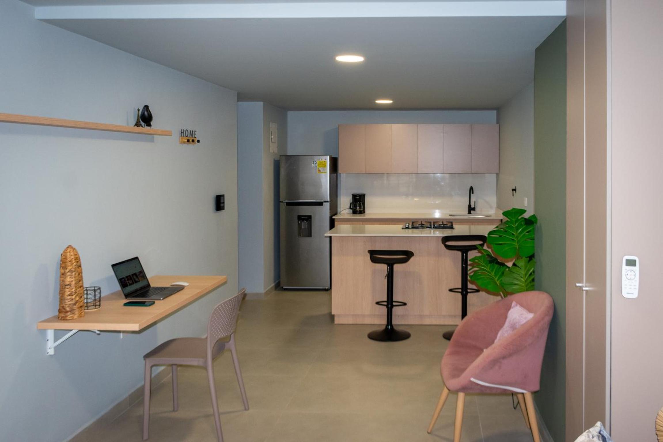 Elegante loft en Medellín con bañera y Aire 1-01
