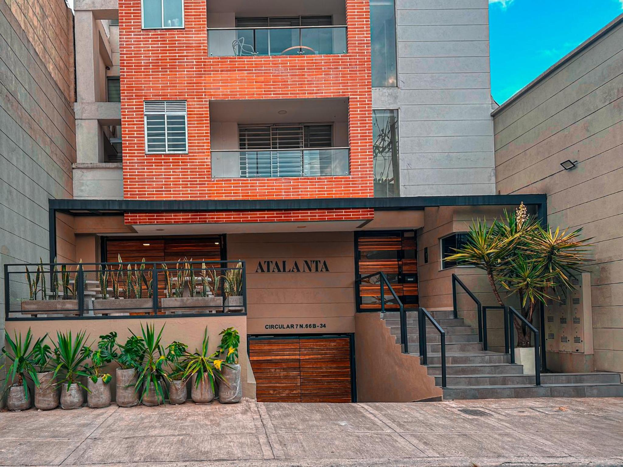 Elegante loft en Medellín con bañera y Aire 1-01