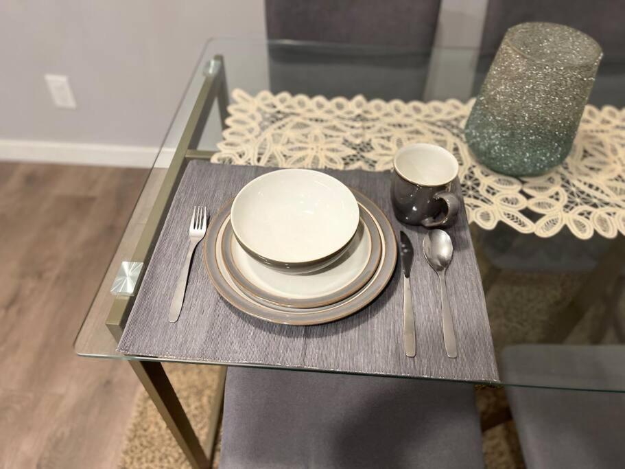 Comfortable and Beautiful Brand-New Suite BSMT-Two Bedroom, Two Washrooms