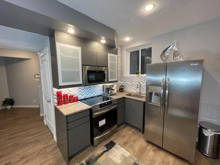 Comfortable and Beautiful Brand-New Suite BSMT-Two Bedroom, Two Washrooms