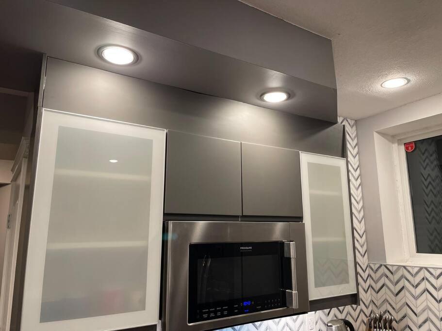 Comfortable and Beautiful Brand-New Suite BSMT-Two Bedroom, Two Washrooms