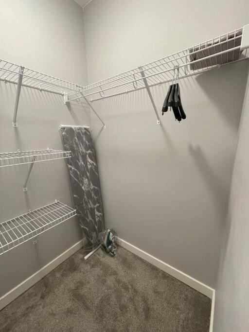 Comfortable and Beautiful Brand-New Suite BSMT-Two Bedroom, Two Washrooms