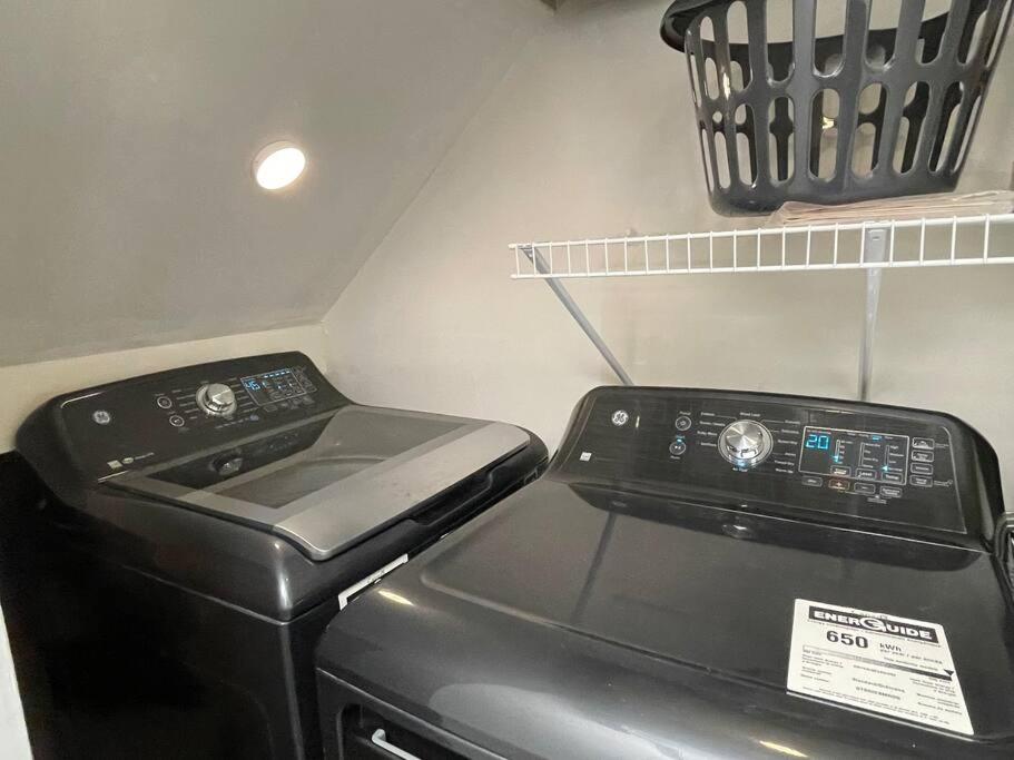 Comfortable and Beautiful Brand-New Suite BSMT-Two Bedroom, Two Washrooms