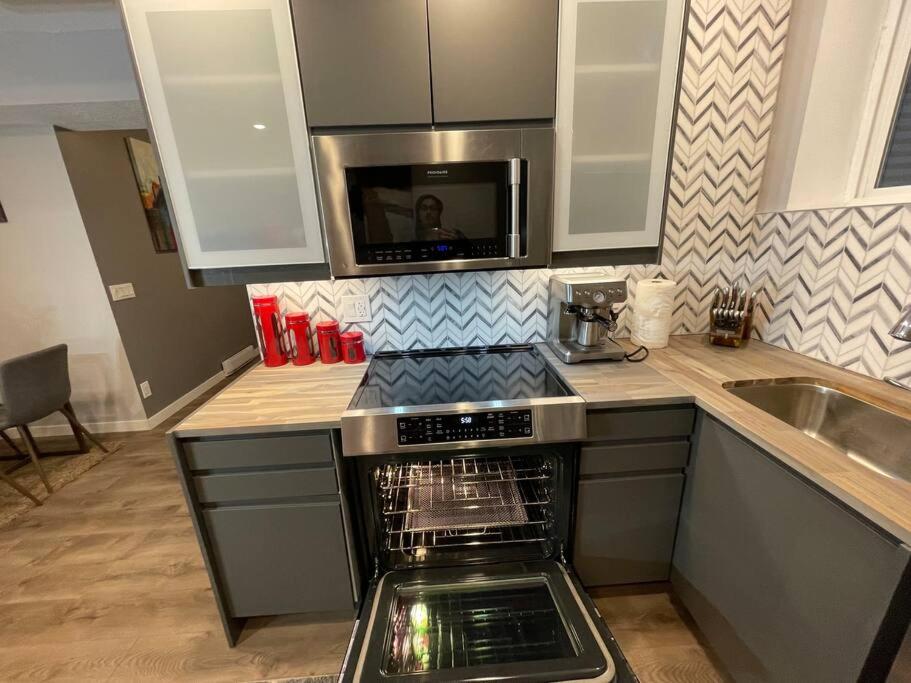 Comfortable and Beautiful Brand-New Suite BSMT-Two Bedroom, Two Washrooms
