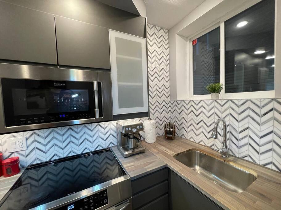 Comfortable and Beautiful Brand-New Suite BSMT-Two Bedroom, Two Washrooms