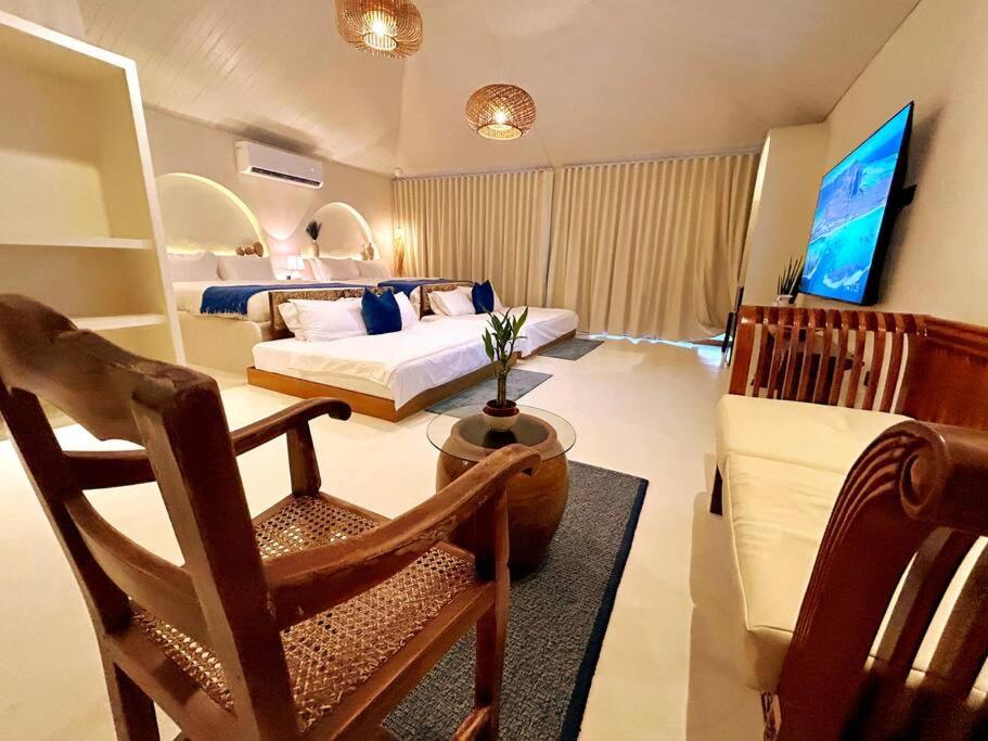 The Sandbar Villa at Sunset Stays view 4