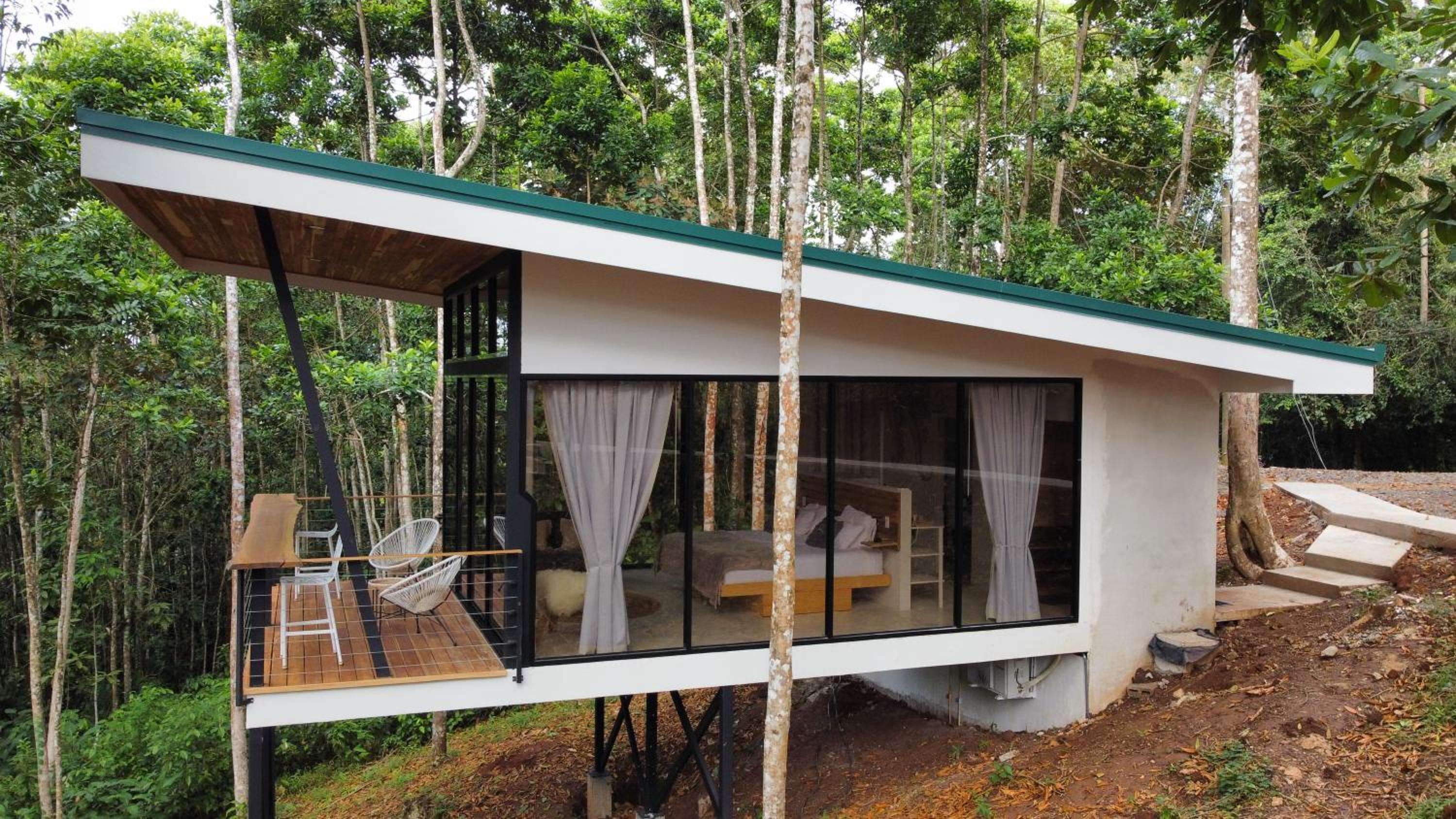 Pandanus Lodge & Retreats Bungalow Heliconia
