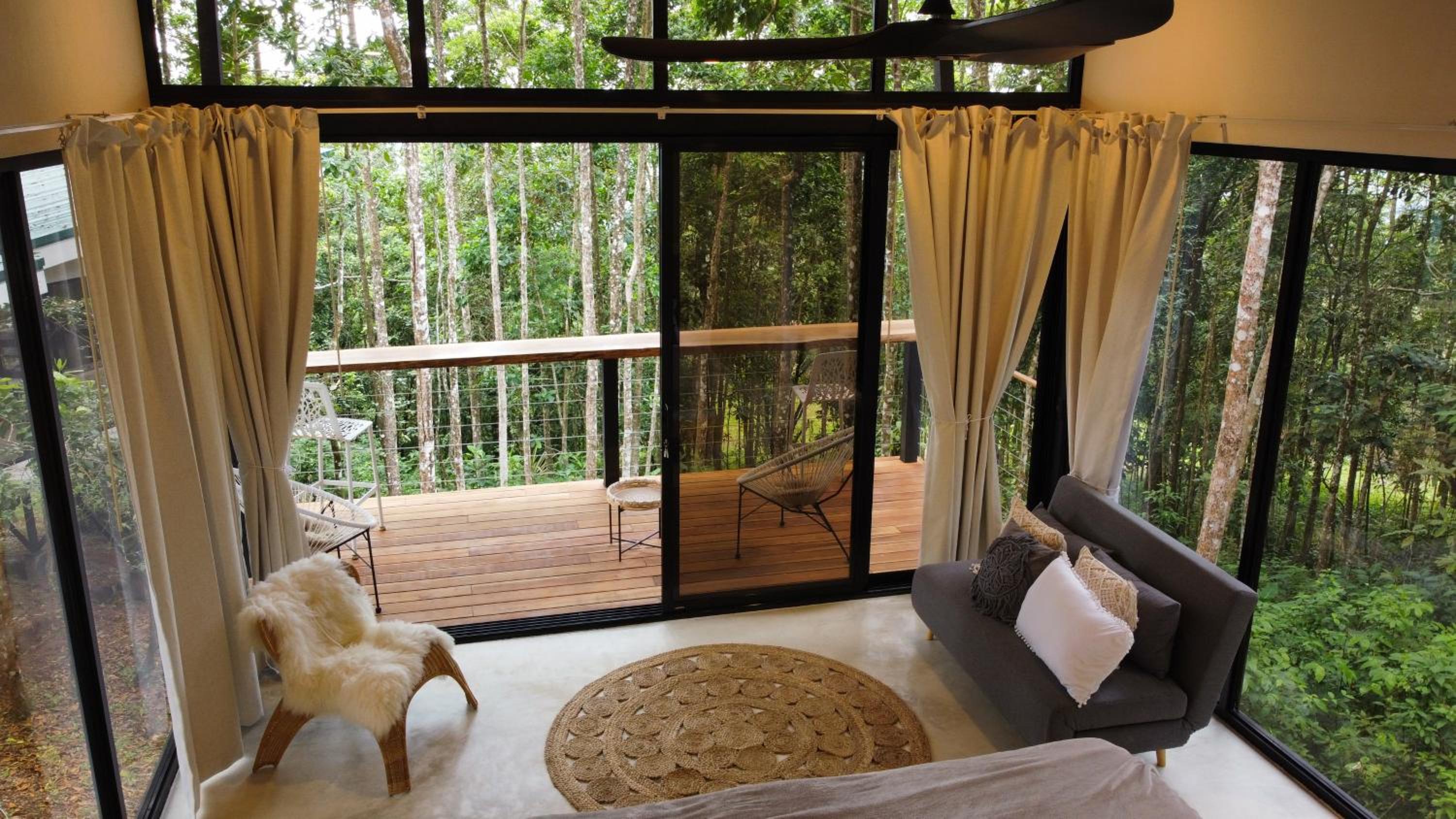 Pandanus Lodge & Retreats Bungalow Heliconia