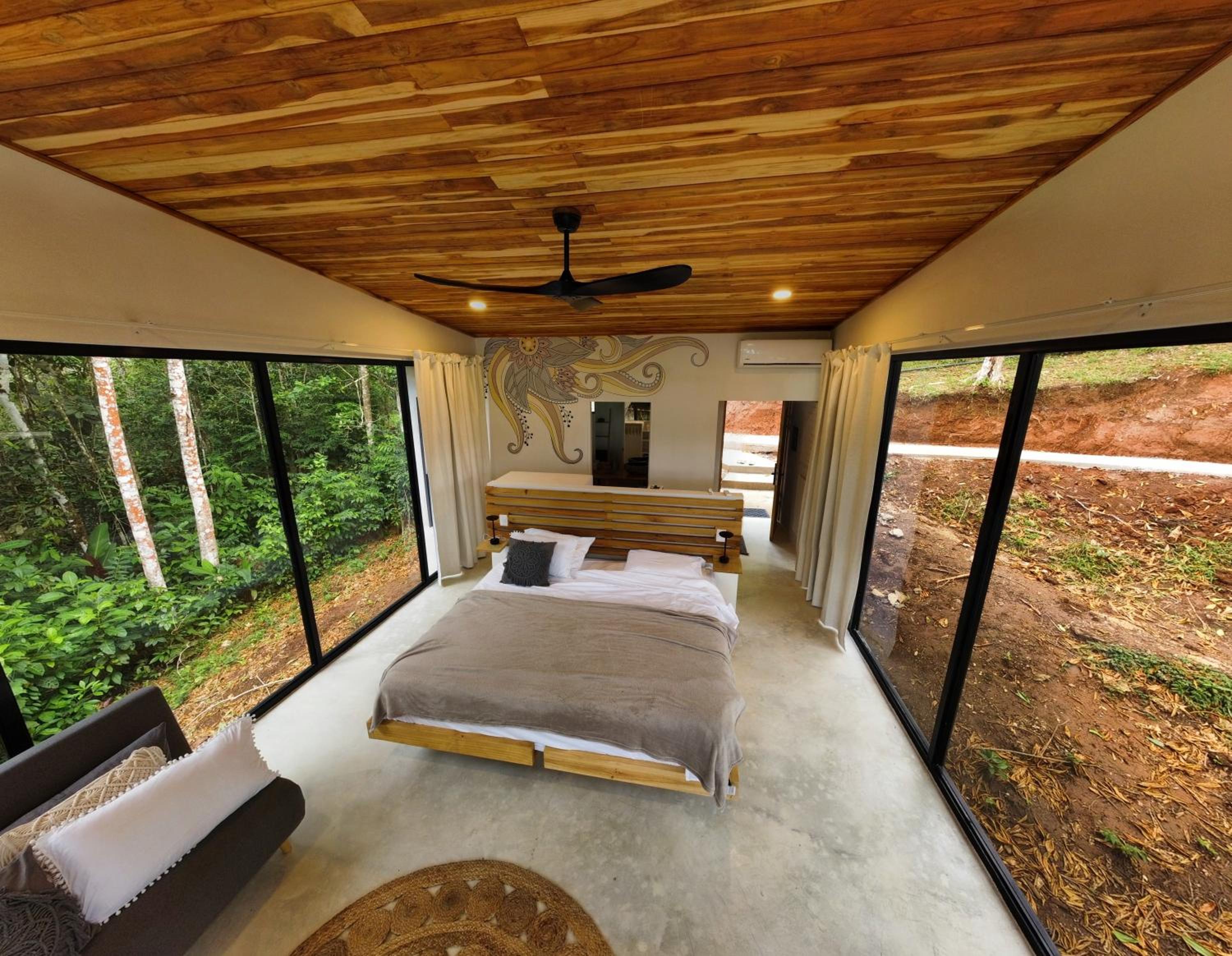 Pandanus Lodge & Retreats Bungalow Heliconia