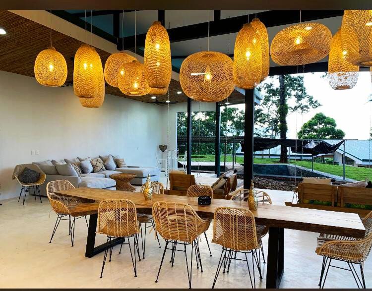 Pandanus Lodge & Retreats Bungalow Heliconia