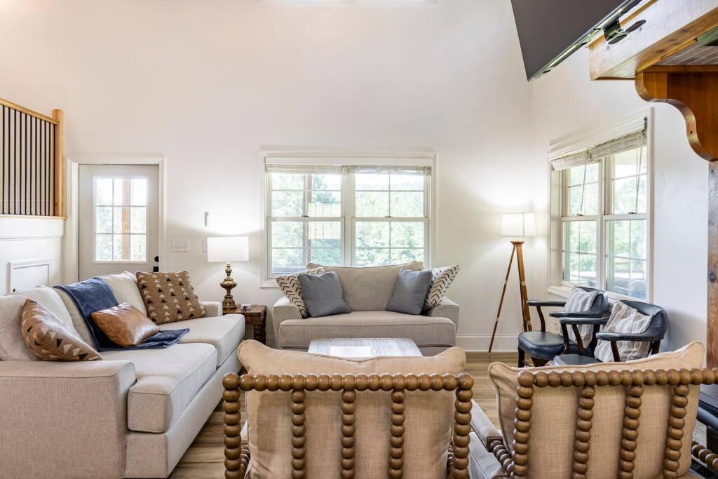 Private Retreat! Pool, Hot Tub, Awesome Views, Washer & Dryer, Wi-Fi, Near Rome, GA view 5