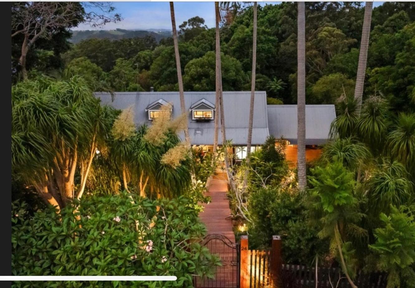 HINTERLAND HOME - with NEW Pool