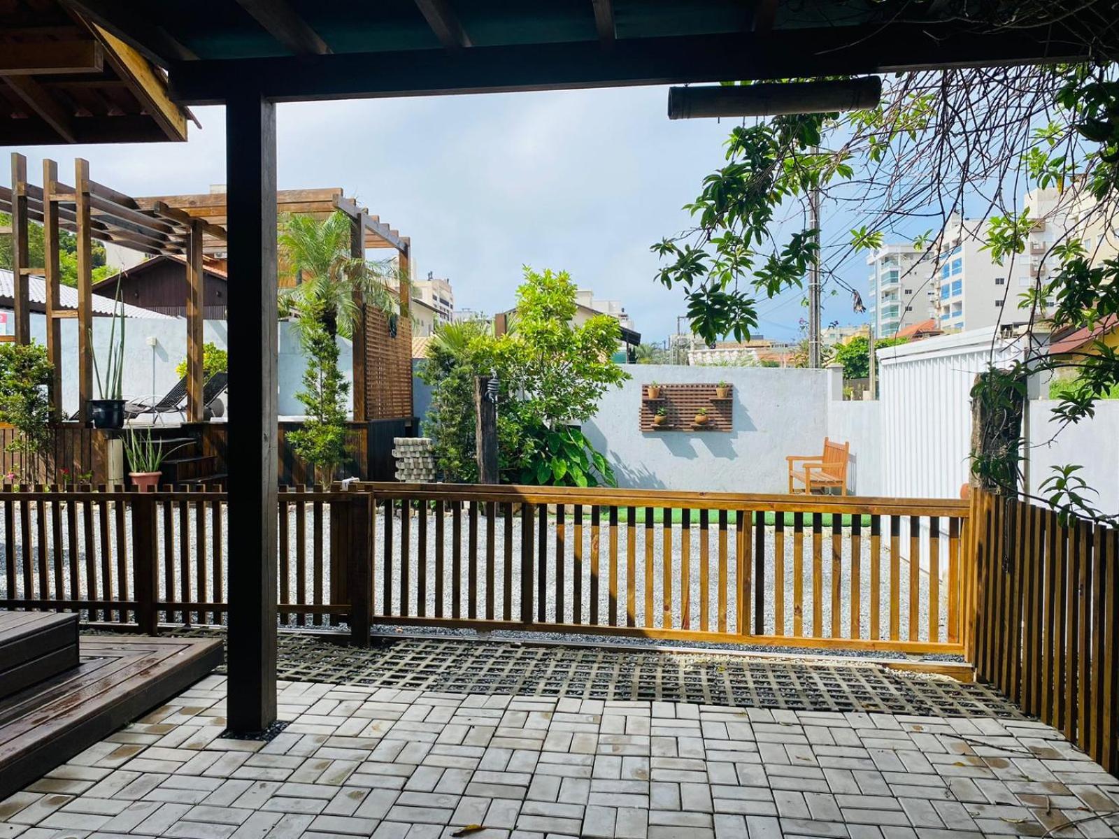 Residencial com Piscina e Jacuzzi com vista para a Natureza