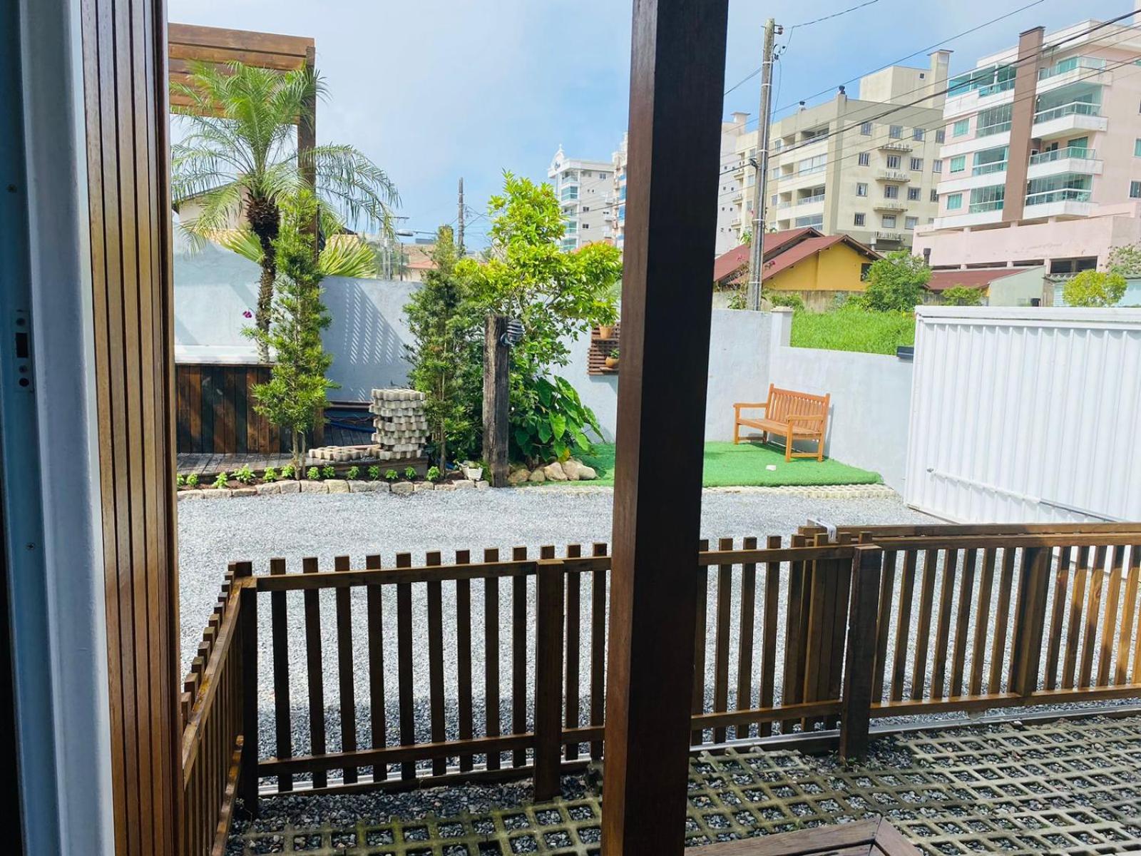 Residencial com Piscina e Jacuzzi com vista para a Natureza