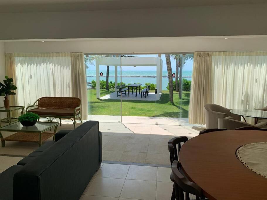 Casa à Beira Mar na Barra de São Miguel