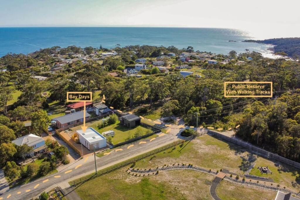 Bay Days - Binalong Bay