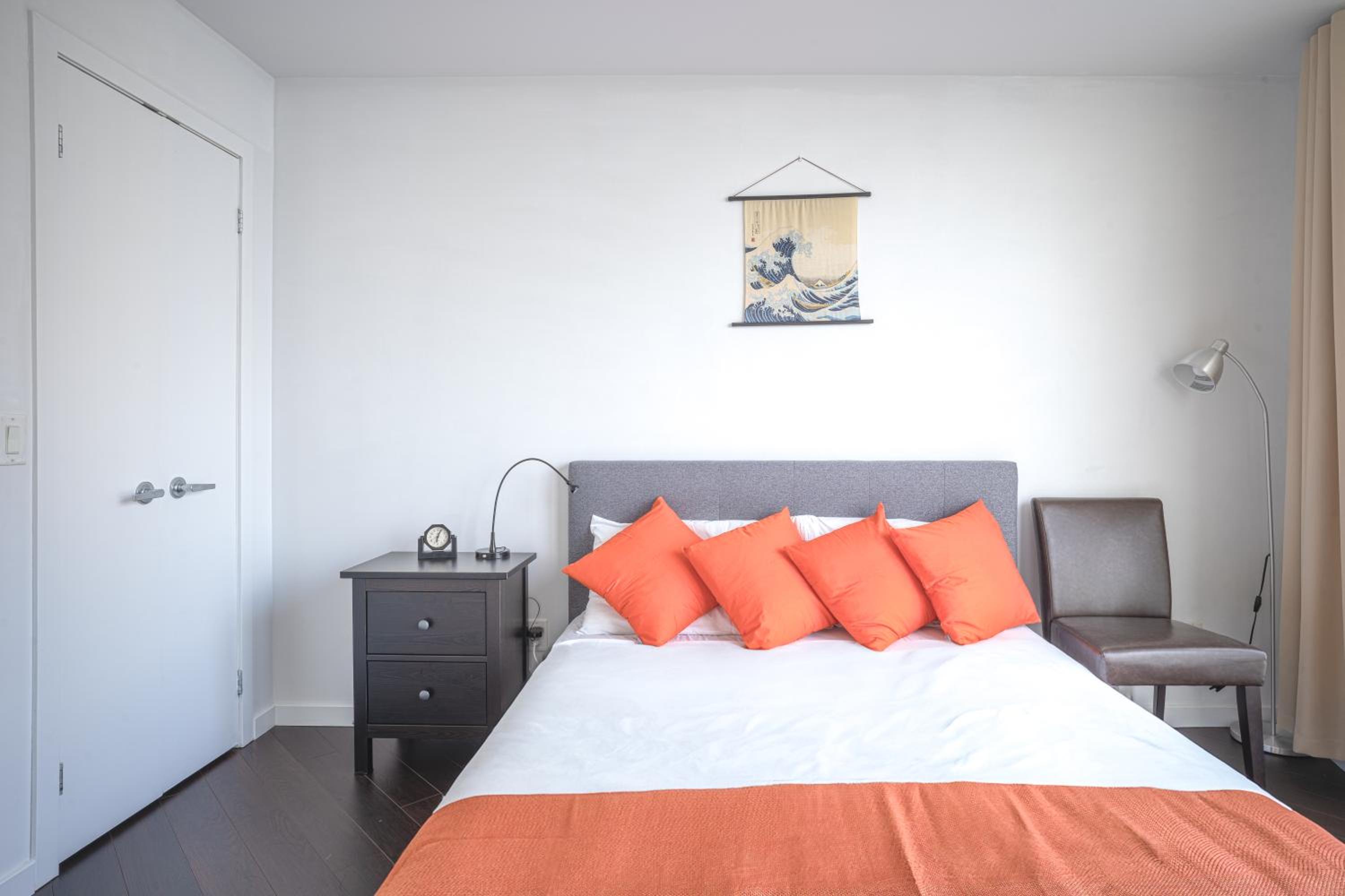 Lovely One Bedroom Near CN Tower