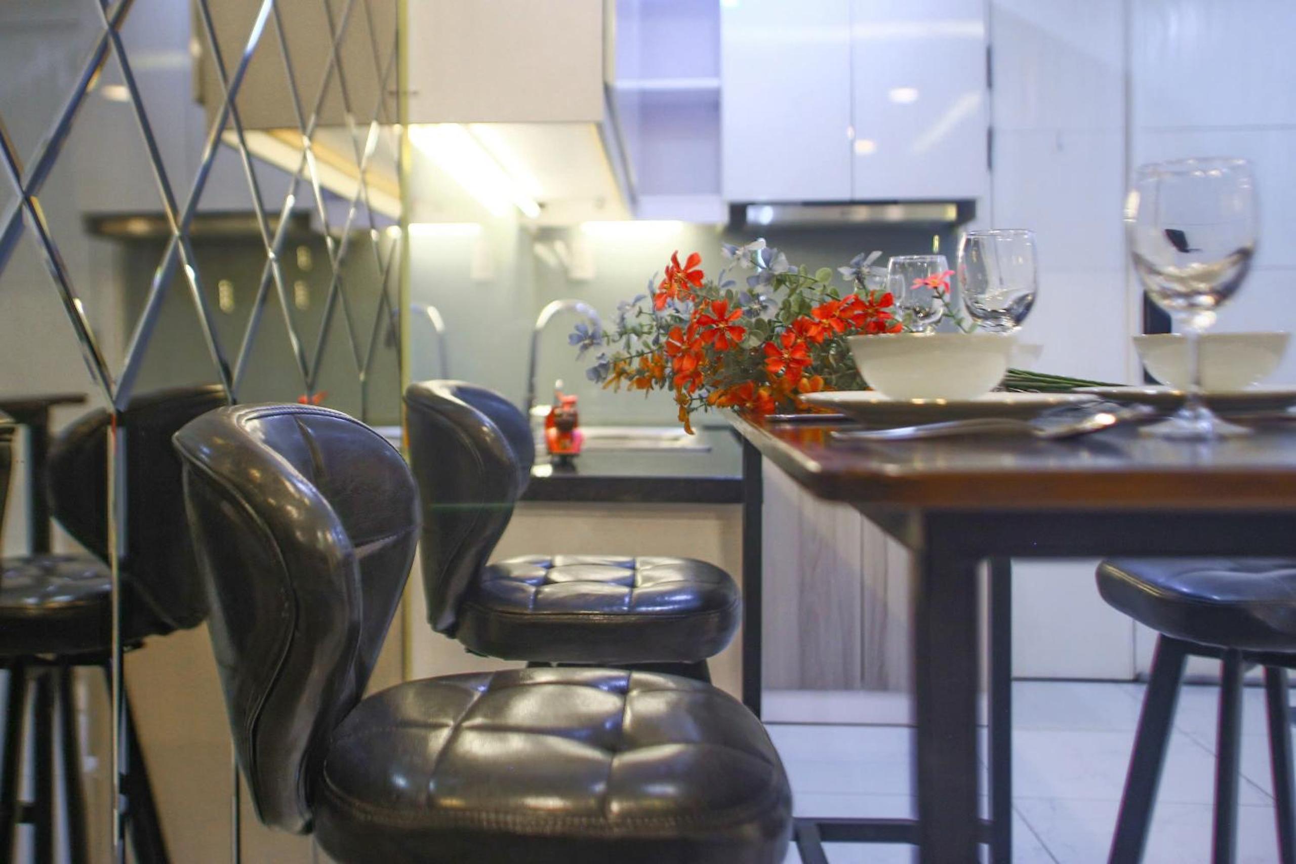 Nijo KAYA Suites - Terra Royal Tower, Highclass, Central & Poker Table