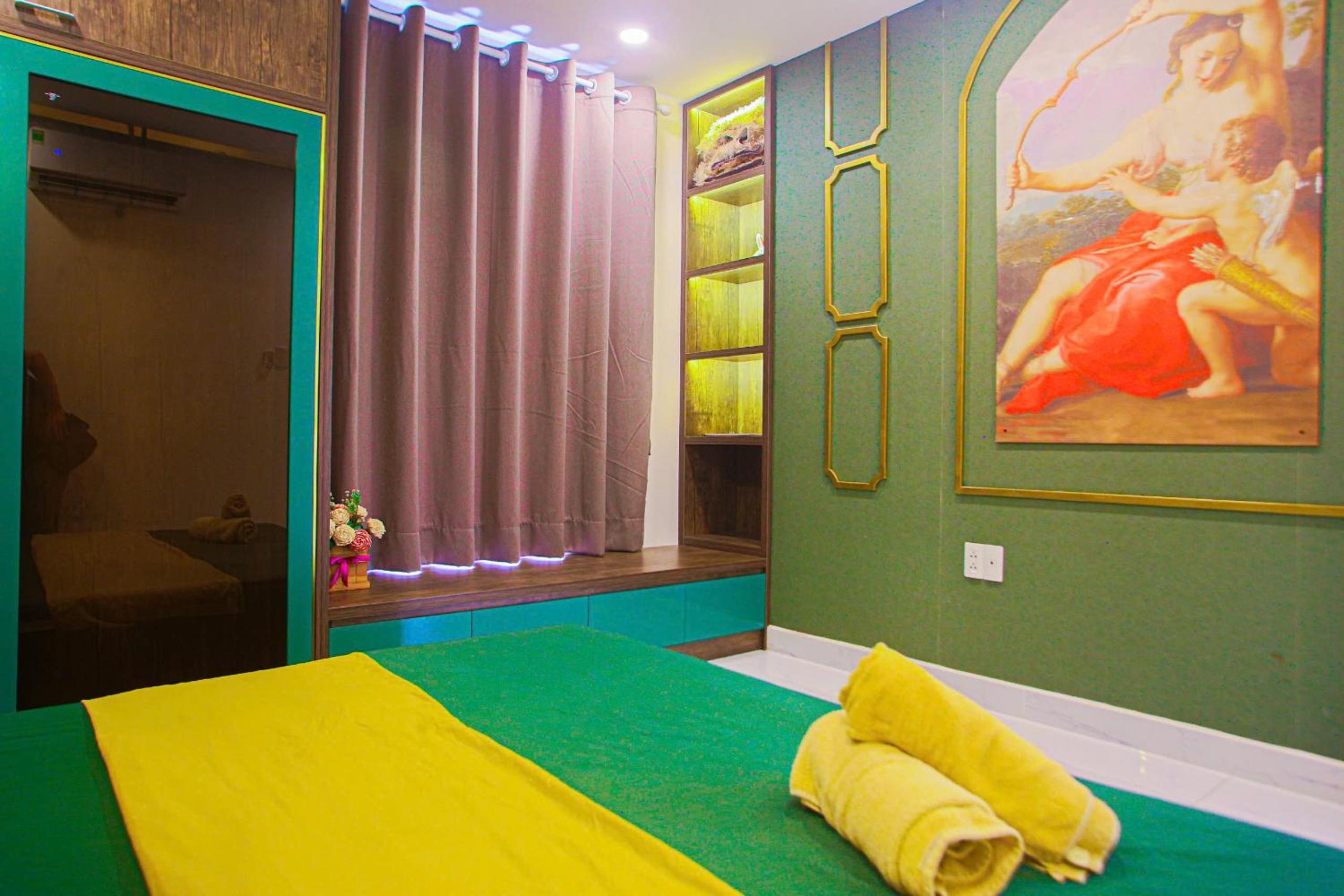 Nijo KAYA Suites - Terra Royal Tower, Highclass, Central & Poker Table