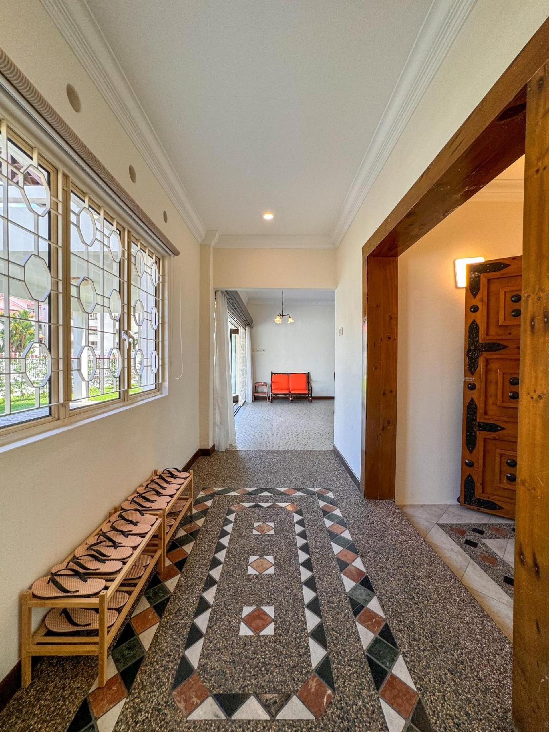 PRIME Location - 5 Mins Walk to Shops & Eateries! photo 6