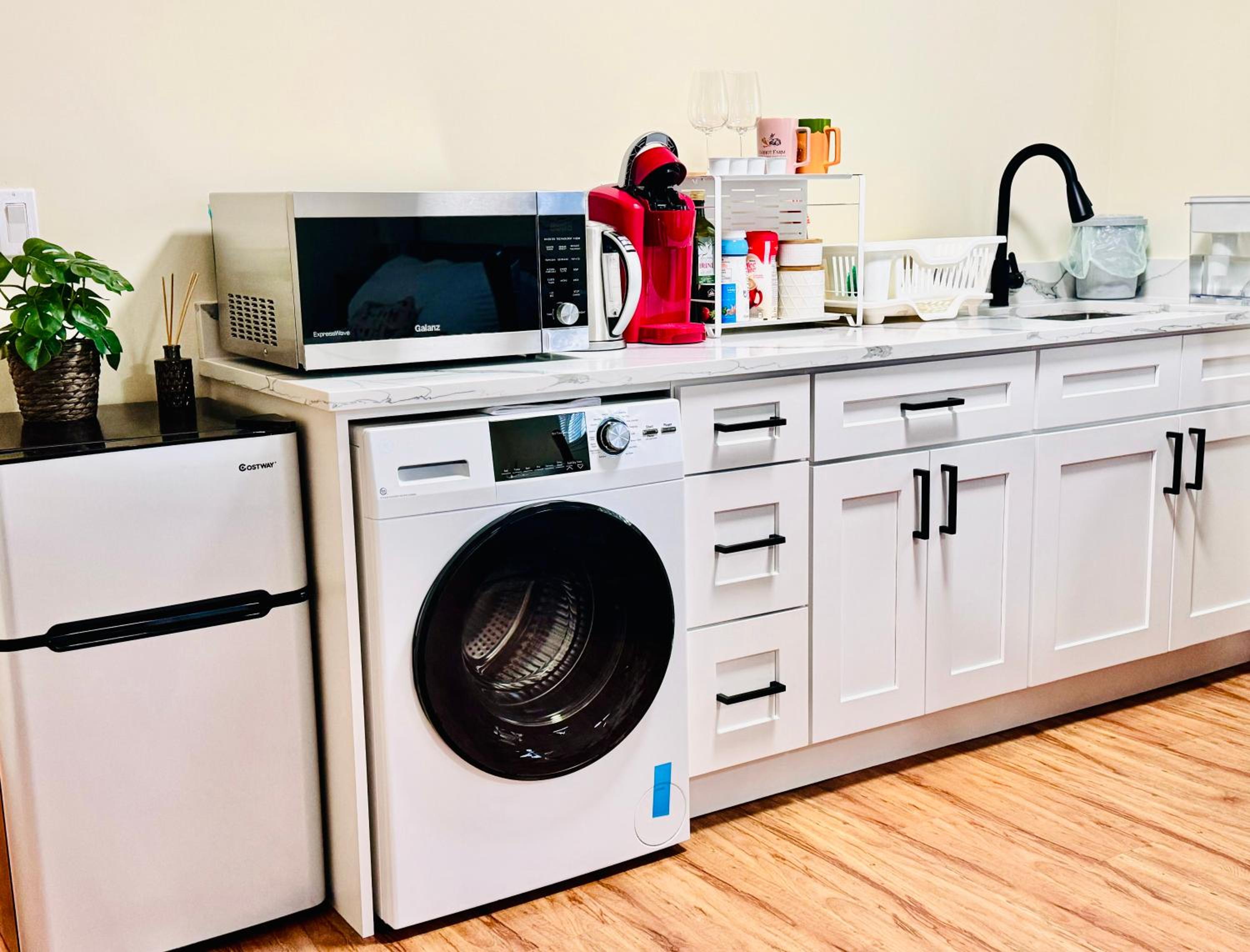 Cozy 2 beds Spacious rooms,Close to transit