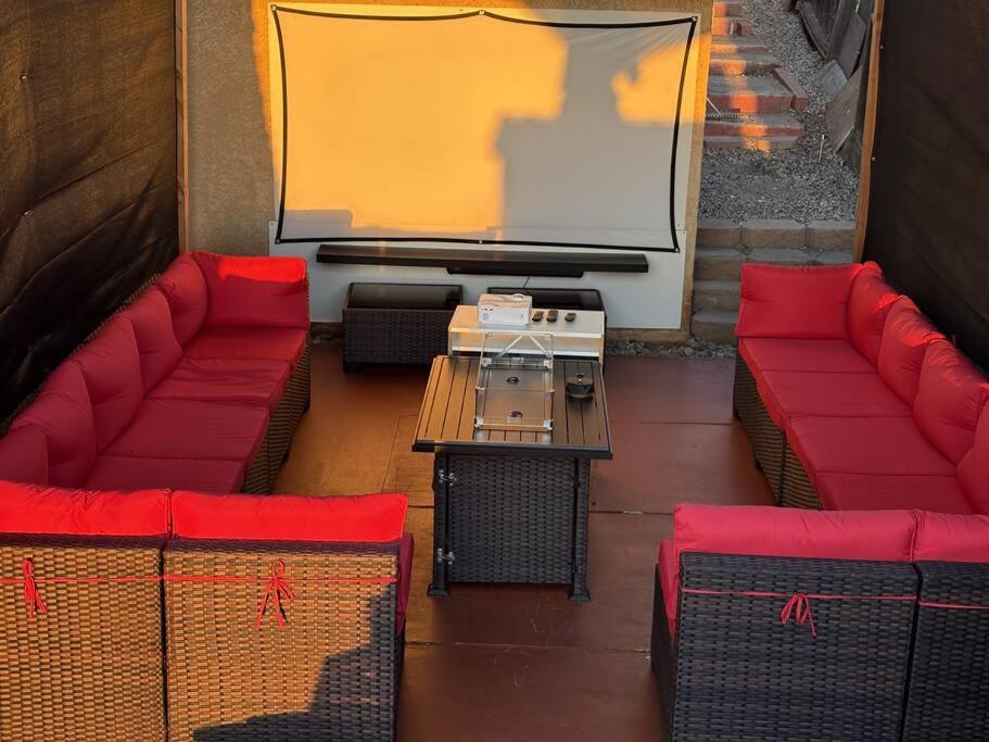 Renovated 3 Bedroom by Downtown view 4