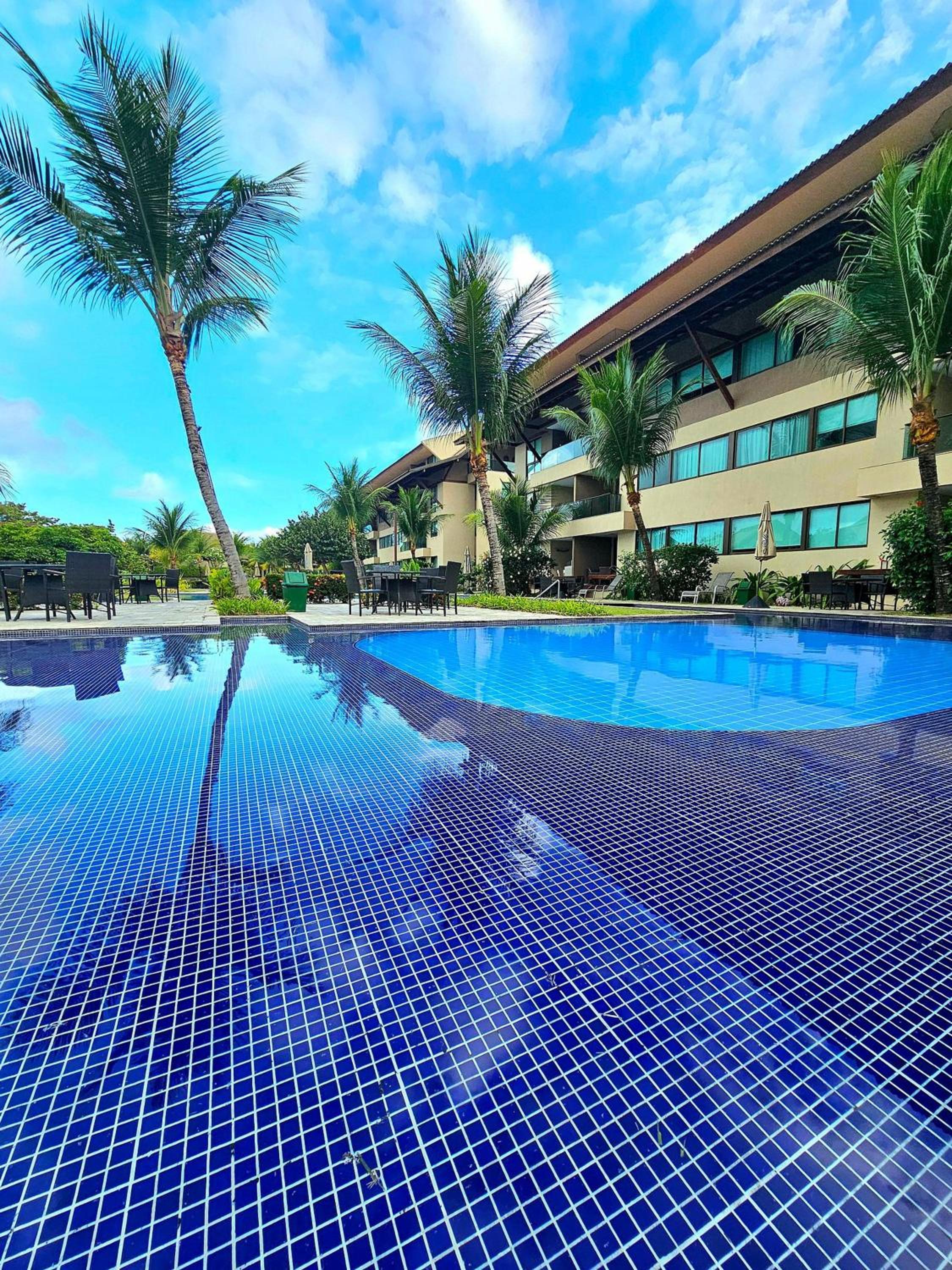 Nui Supreme com estrutura de Resort, pé na areia em Muro Alto By HM