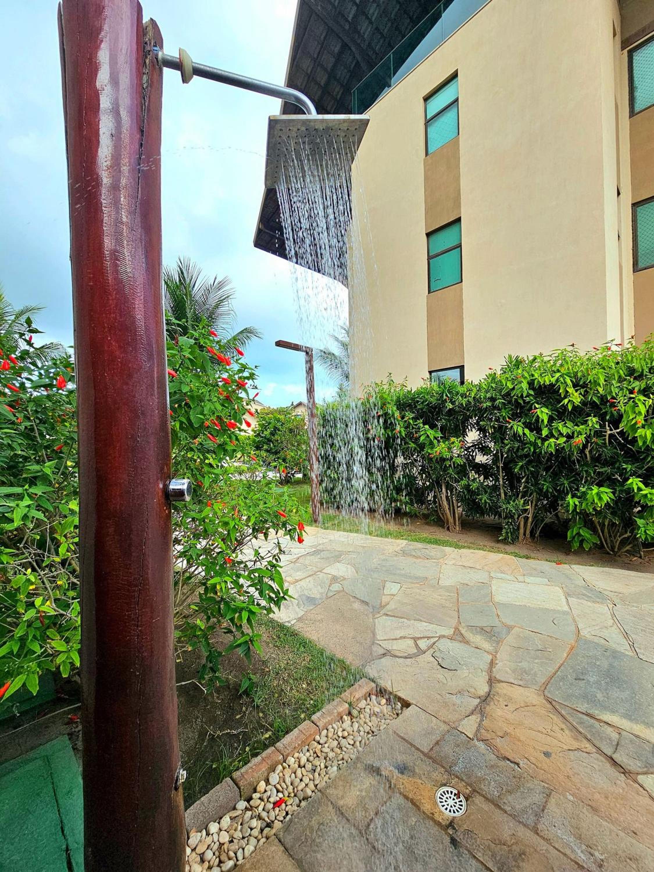 Nui Supreme com estrutura de Resort, pé na areia em Muro Alto By HM