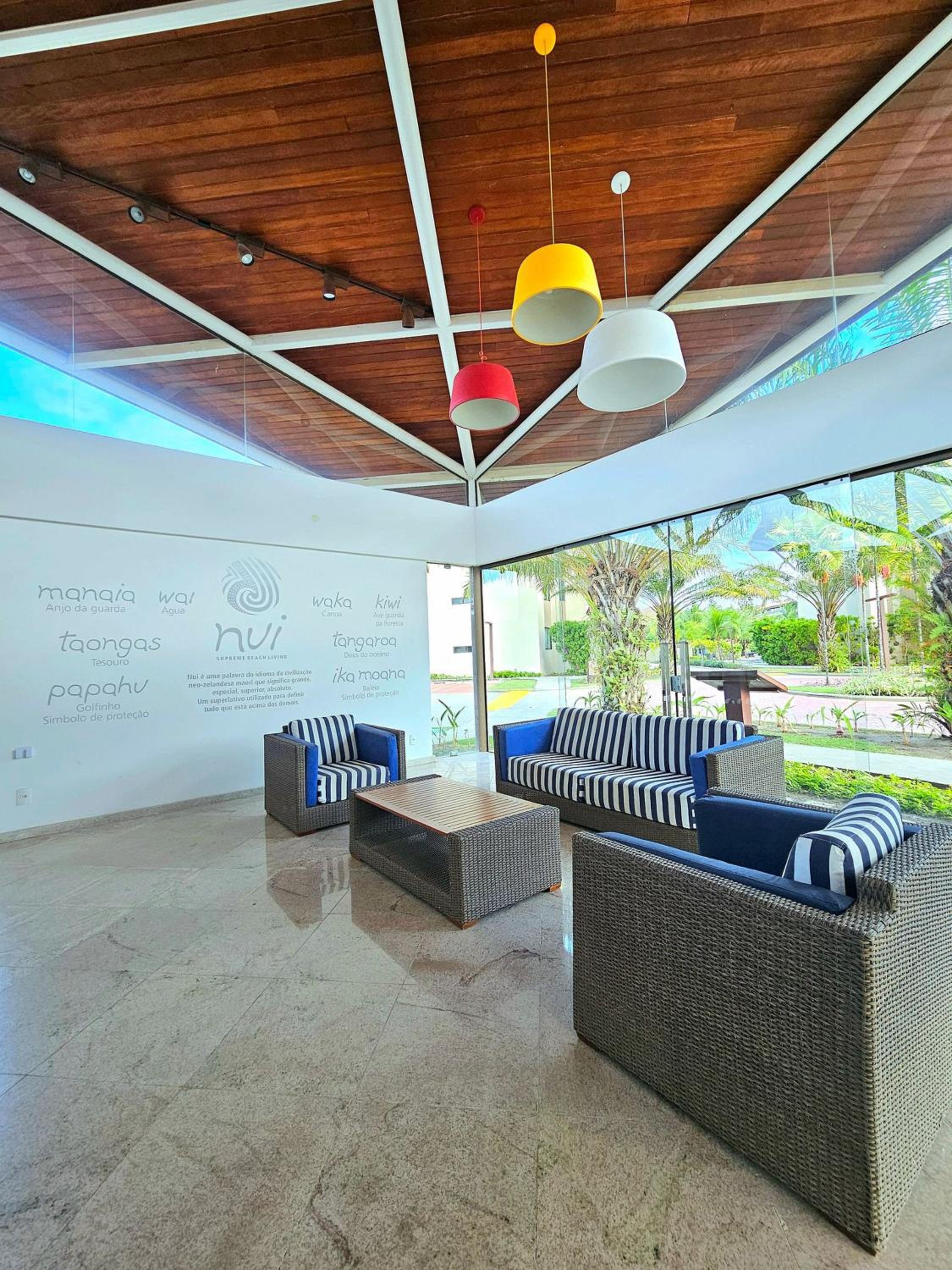 Nui Supreme com estrutura de Resort, pé na areia em Muro Alto By HM
