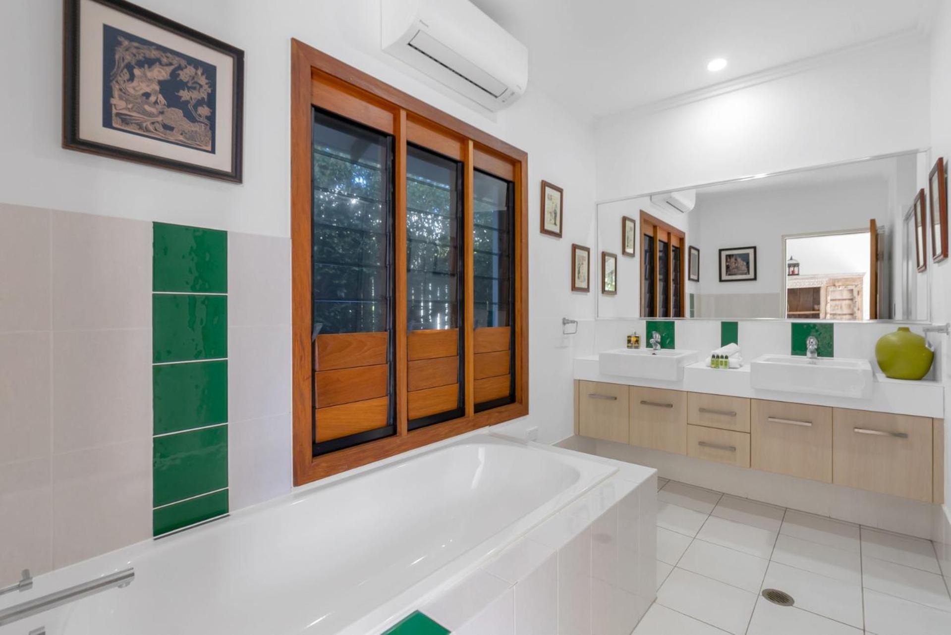 Trinity Beach Vacations - Belle Escapes Lagoon Luxe in Private Estate - Property Image 2