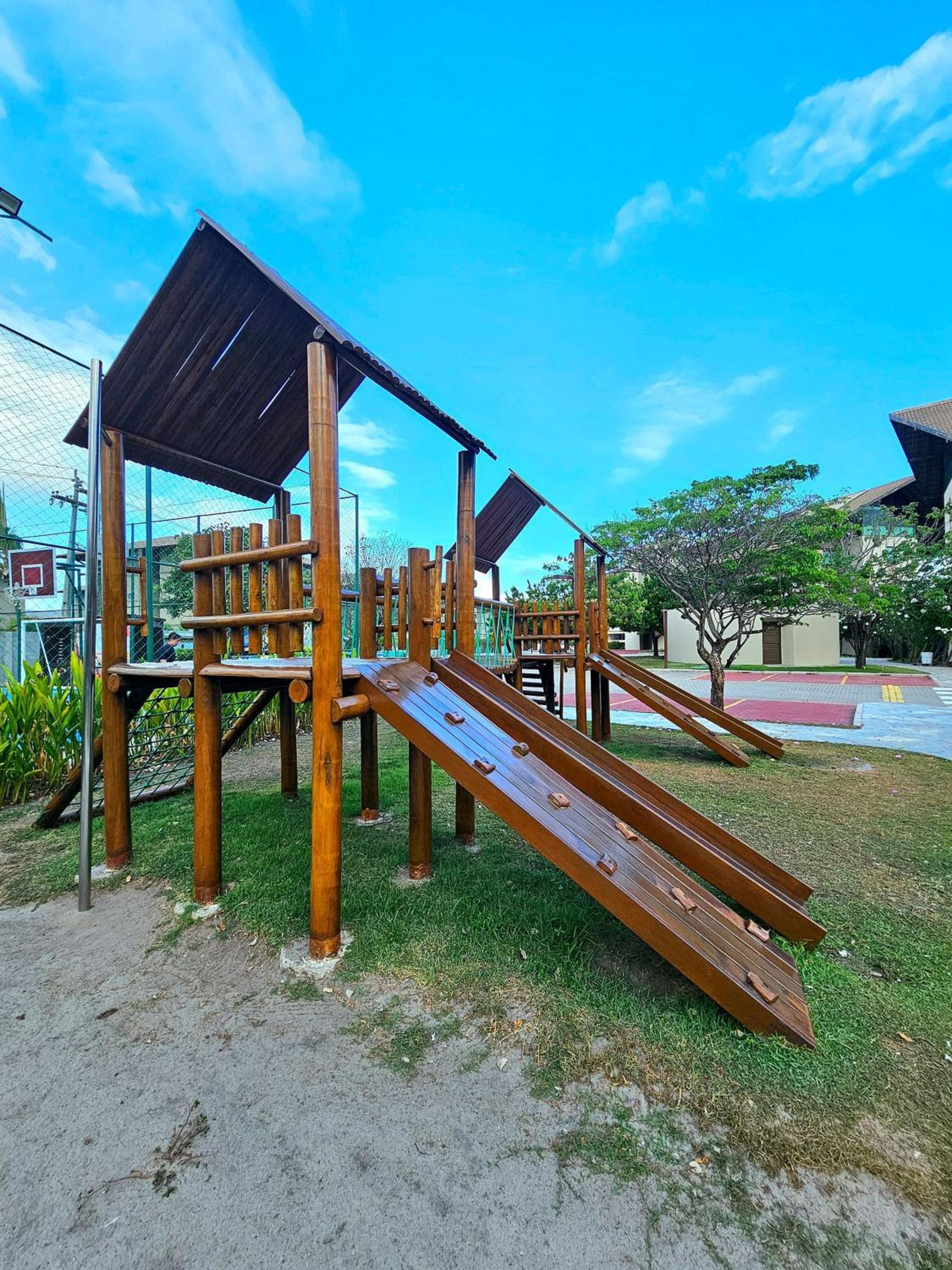 Nui Supreme com estrutura de Resort, pé na areia em Muro Alto By HM