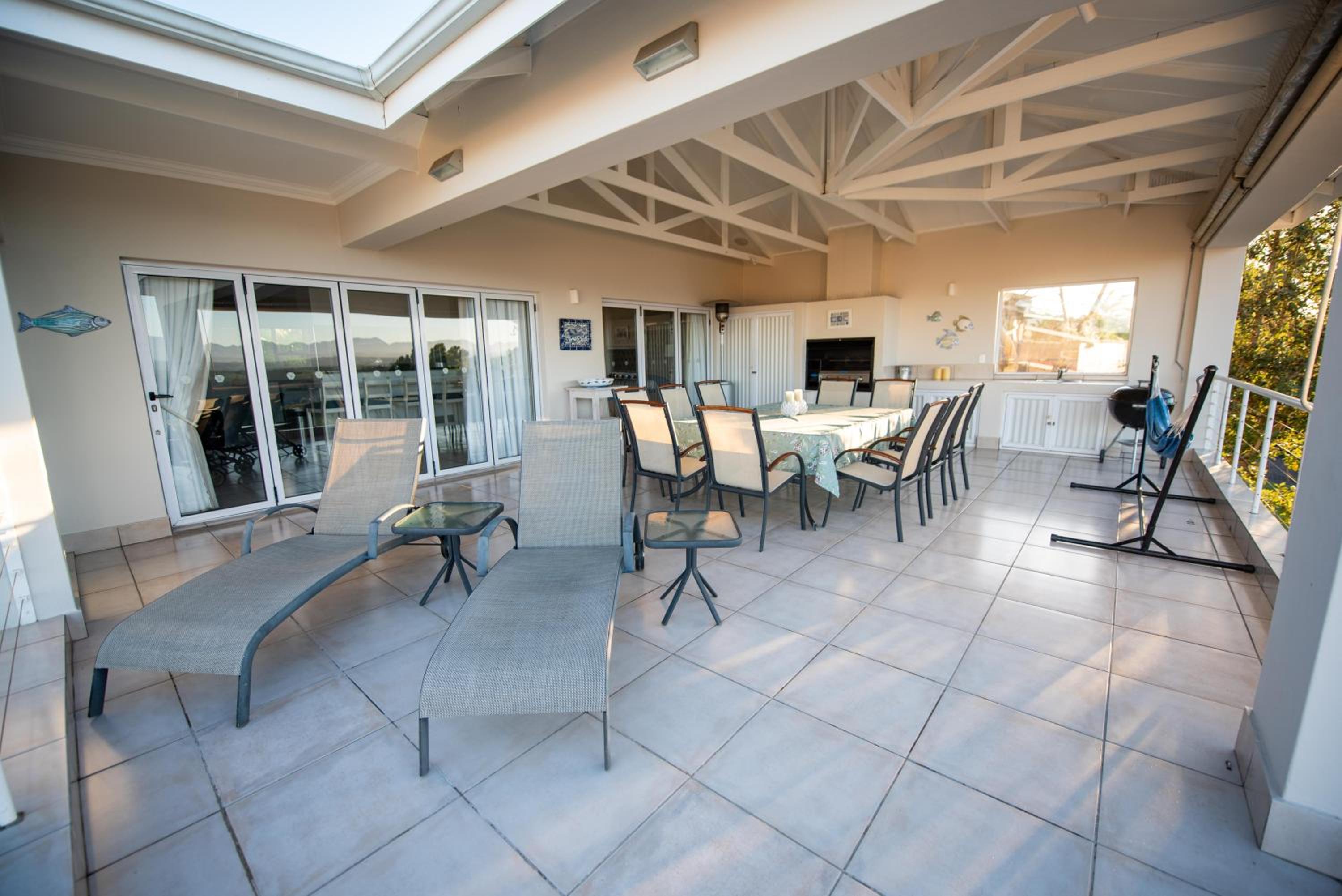 Lovely 2 bedroom rental unit with exquisite views
