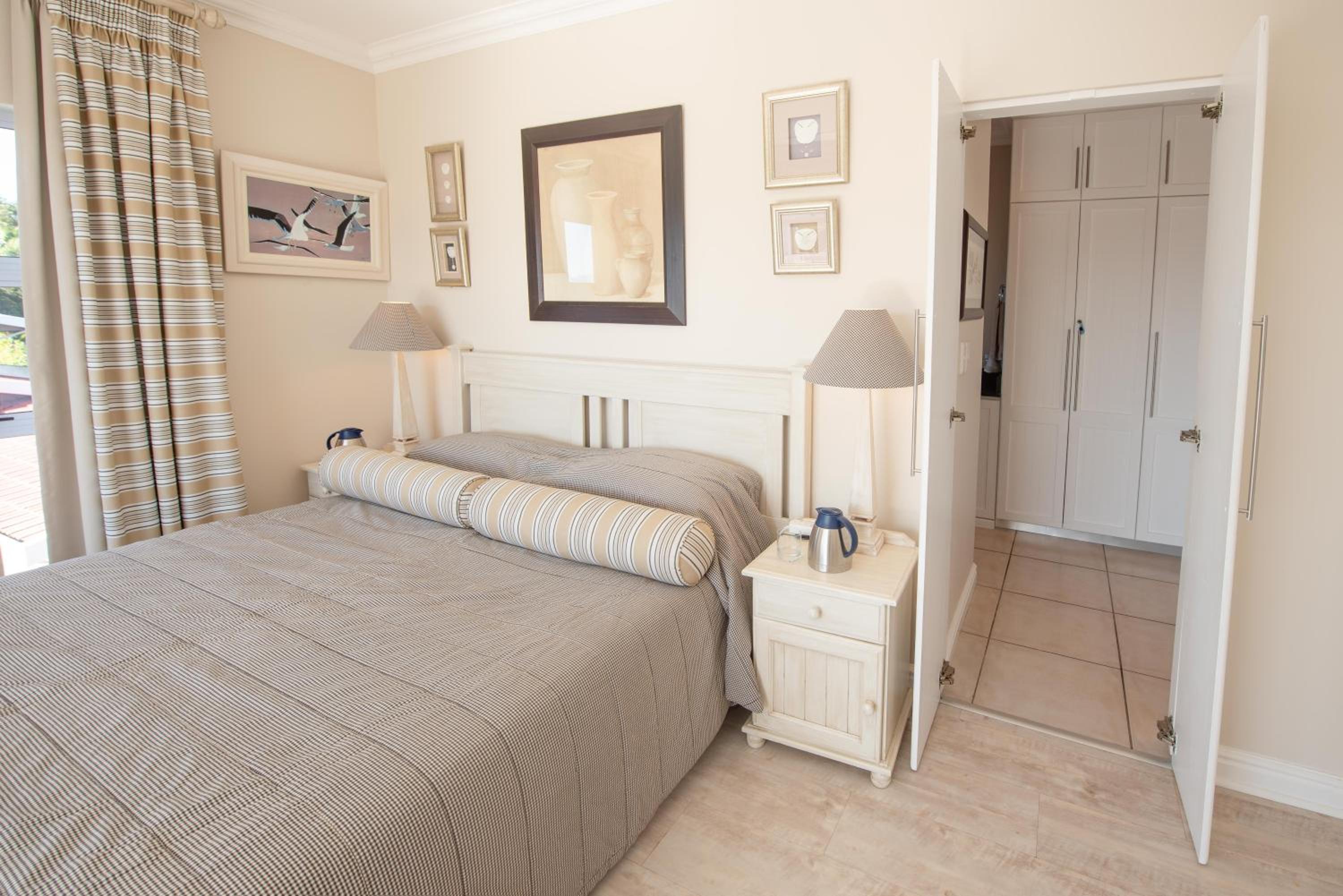 Lovely 2 bedroom rental unit with exquisite views