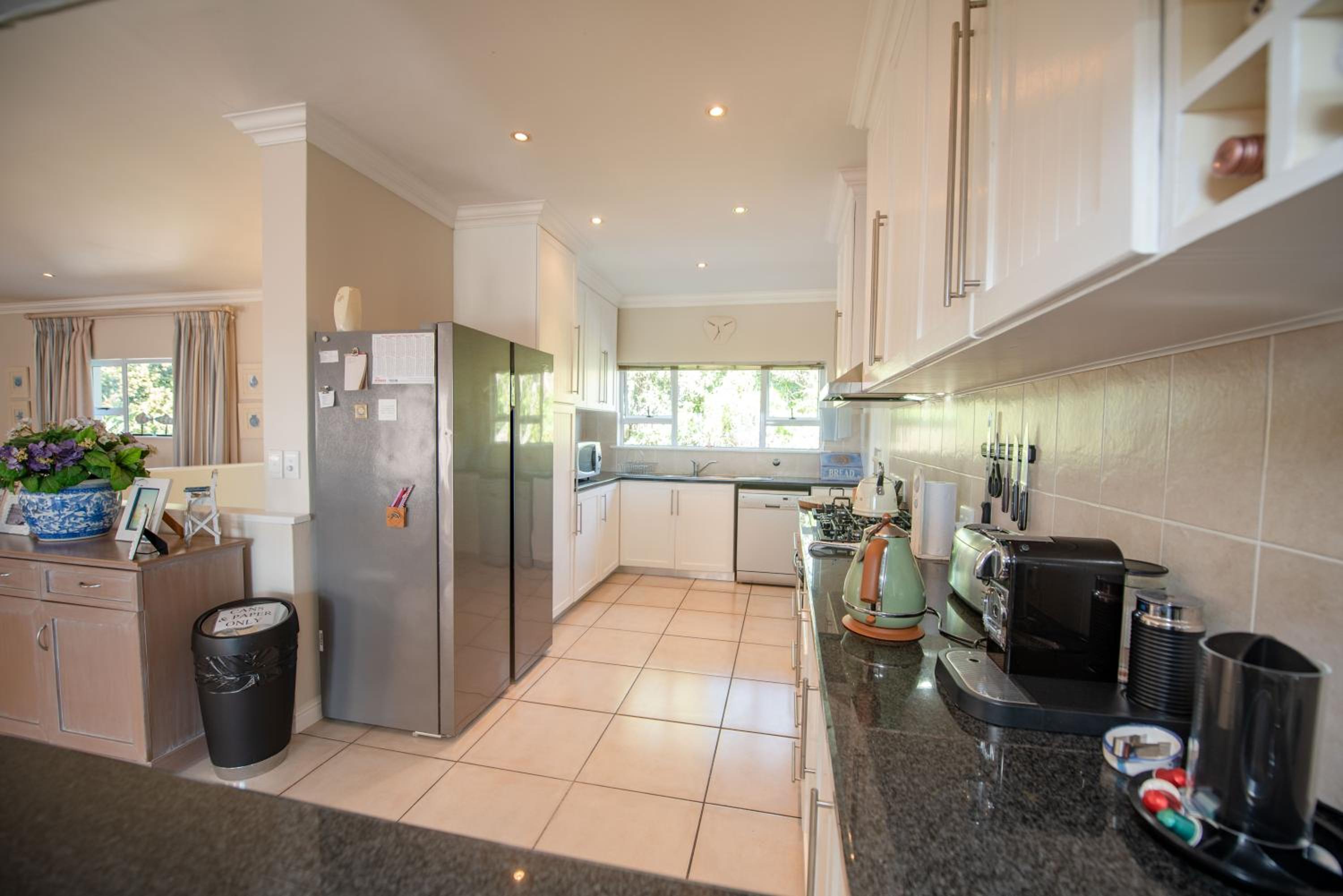 Lovely 2 bedroom rental unit with exquisite views