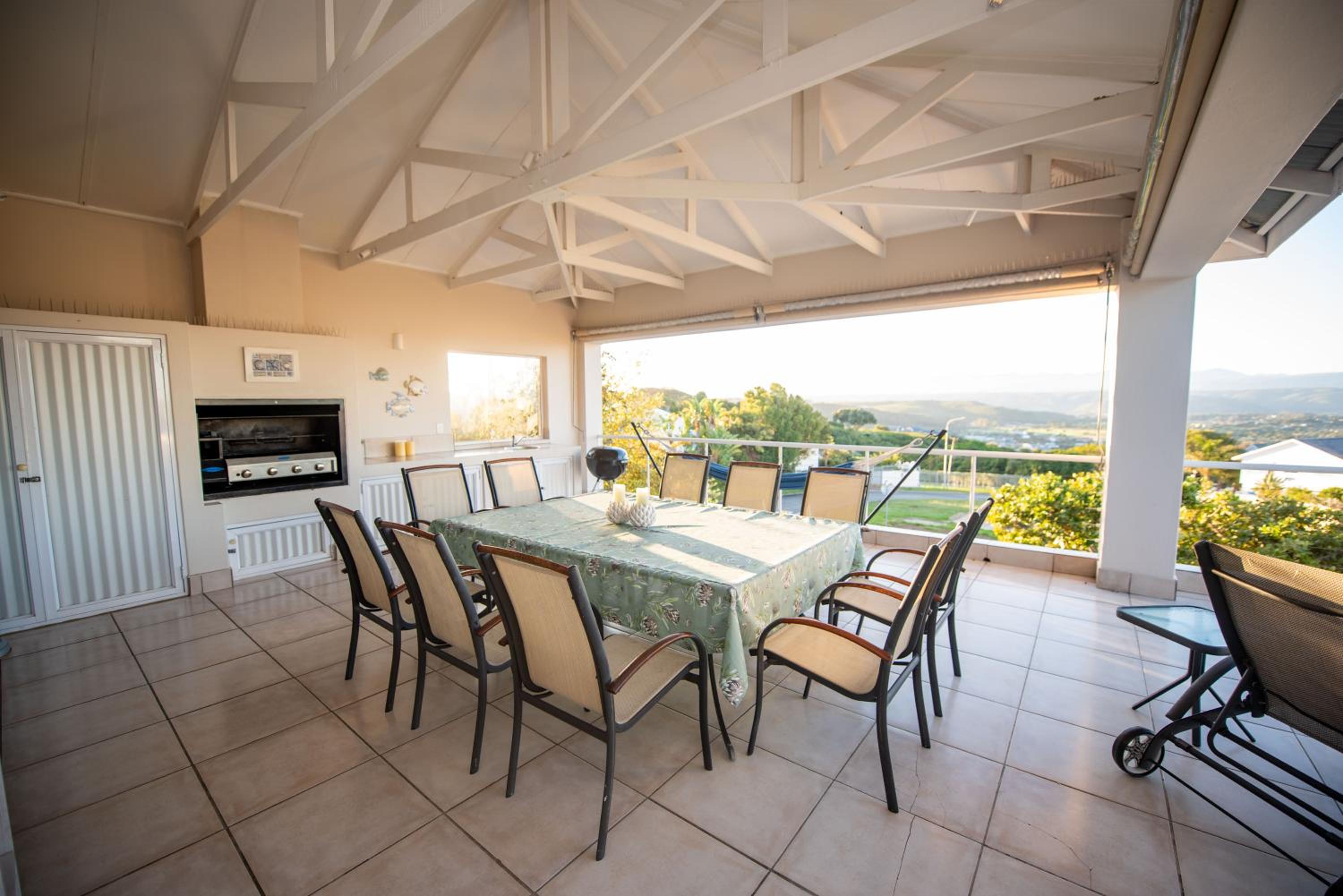 Lovely 2 bedroom rental unit with exquisite views