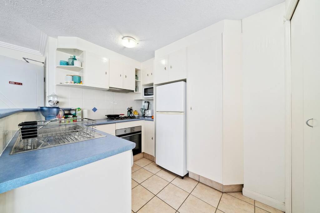 Stunning 2-BR Waterfront Apartment in Palm Beach!