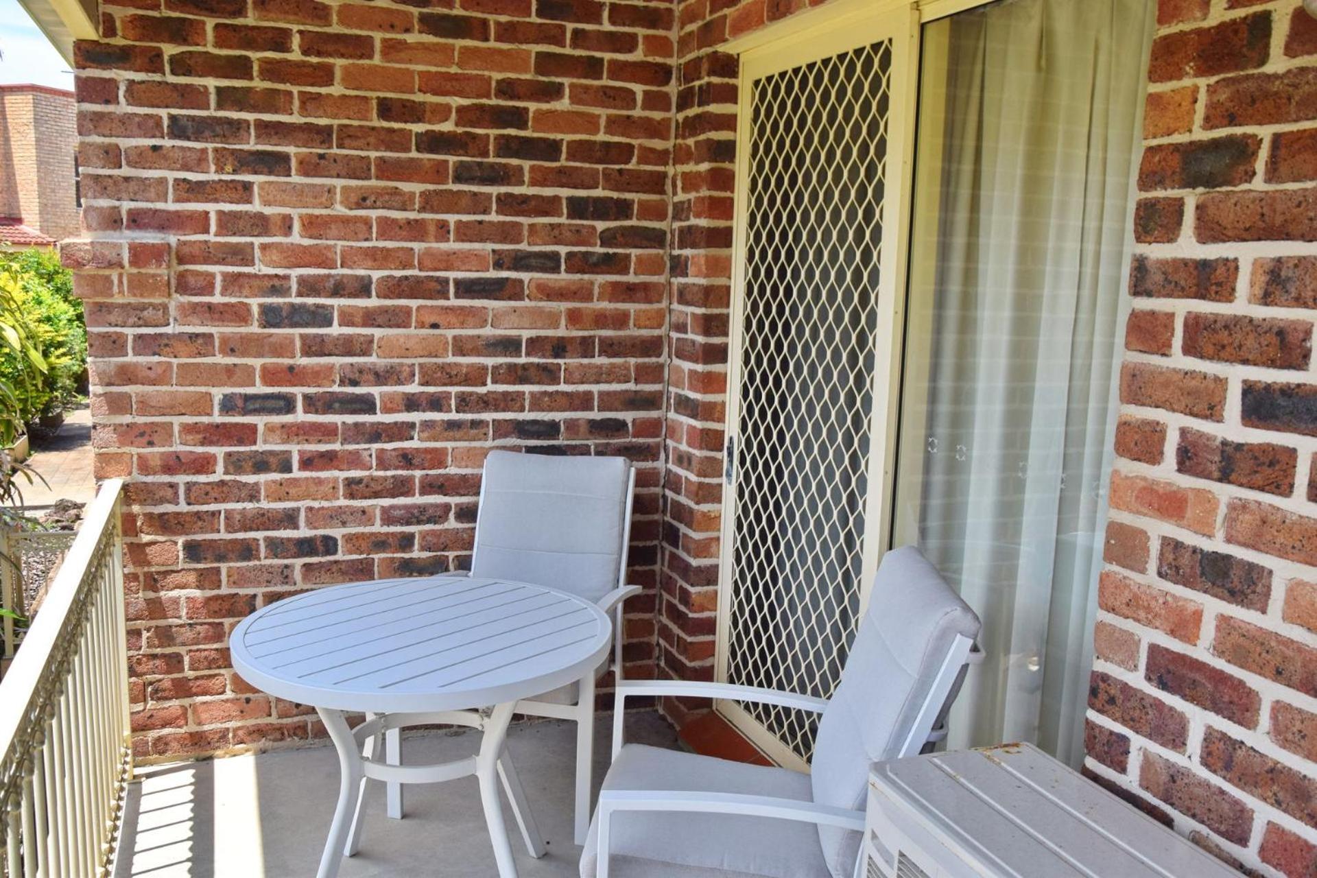 Birchgrove Terrace 1 - Bring your own linen