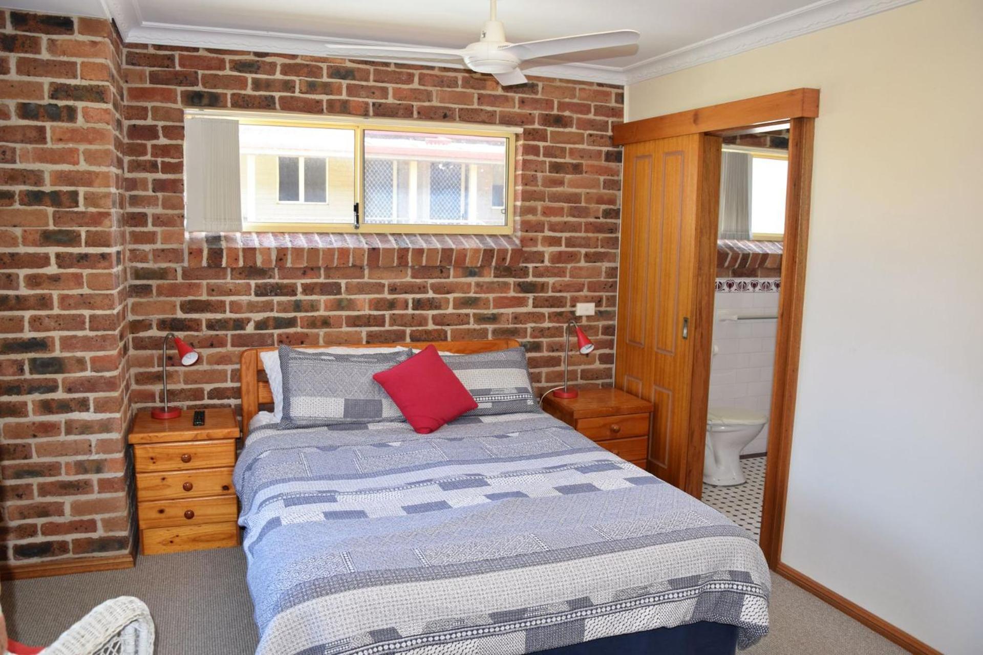Birchgrove Terrace 1 - Bring your own linen