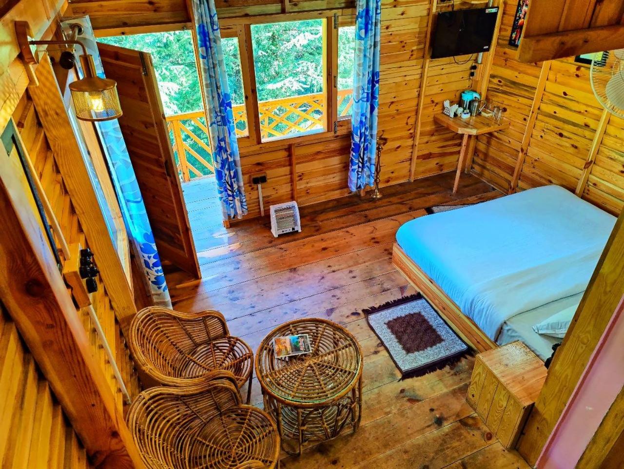 Mid Conifer Resort and Cottages view 4