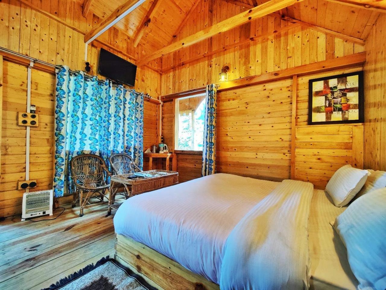 Mid Conifer Resort and Cottages view 3