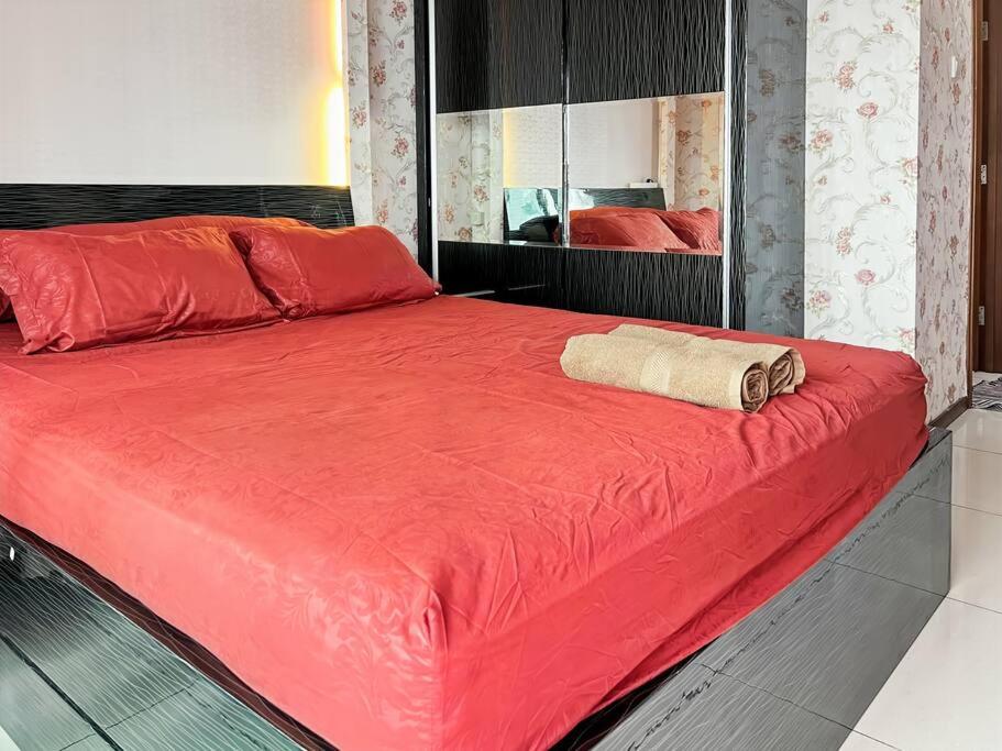 Strategic Thamrin Executive Apt with Pool & Gym by 2ndHome view 2