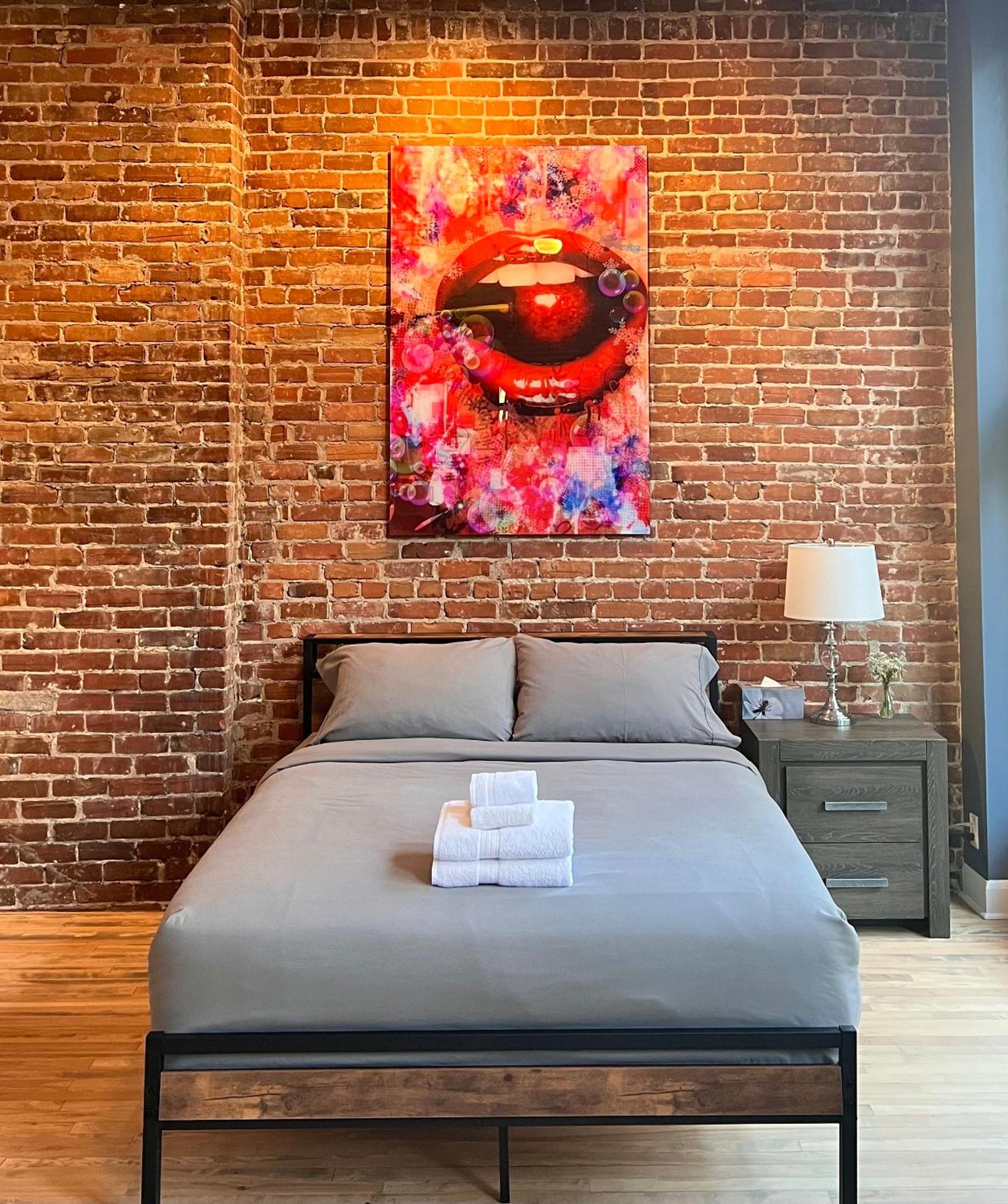 Elegant 3 Bedroom apartment in old port - 201