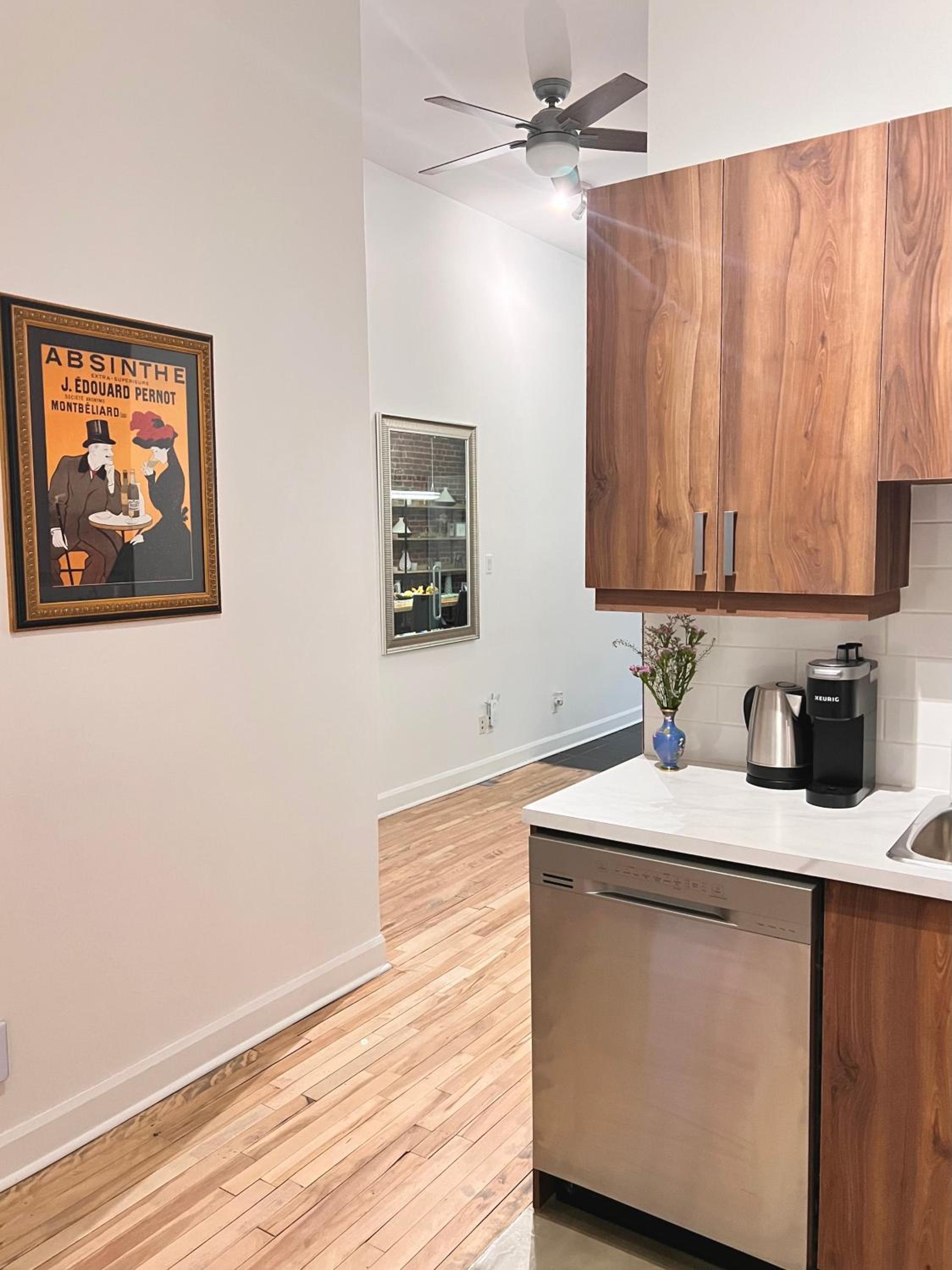 Elegant 3 Bedroom apartment in old port - 201